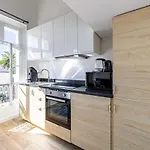 Quiet Apartment - Parking And Secure Residence
