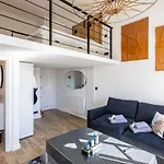Quiet Apartment - Parking And Secure Residence